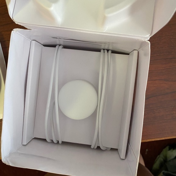 Google Home Mini - Picture 3 of 3